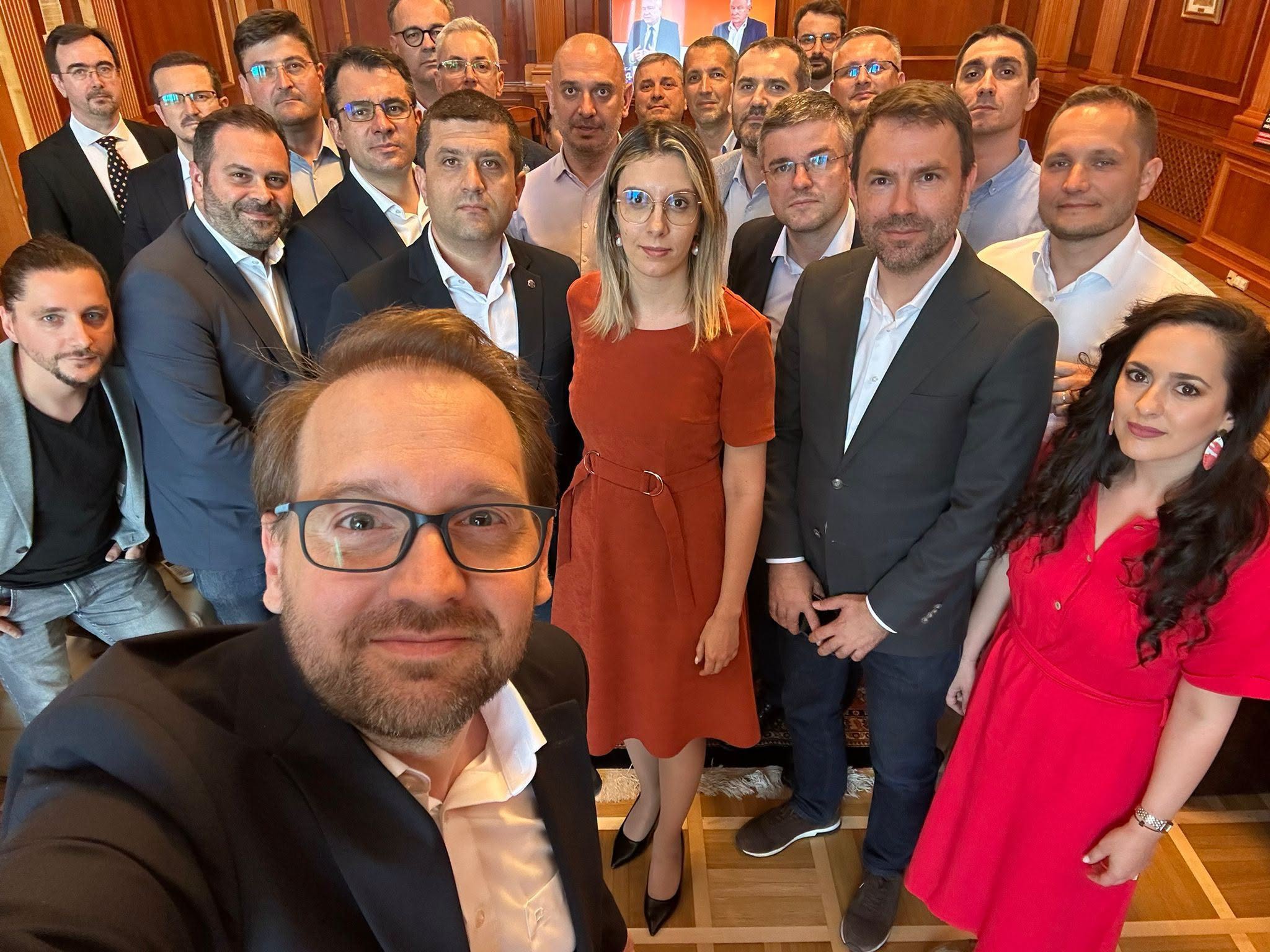 Reacții dure din partea USR după ce PSD a anunțat că va intra la guvernare