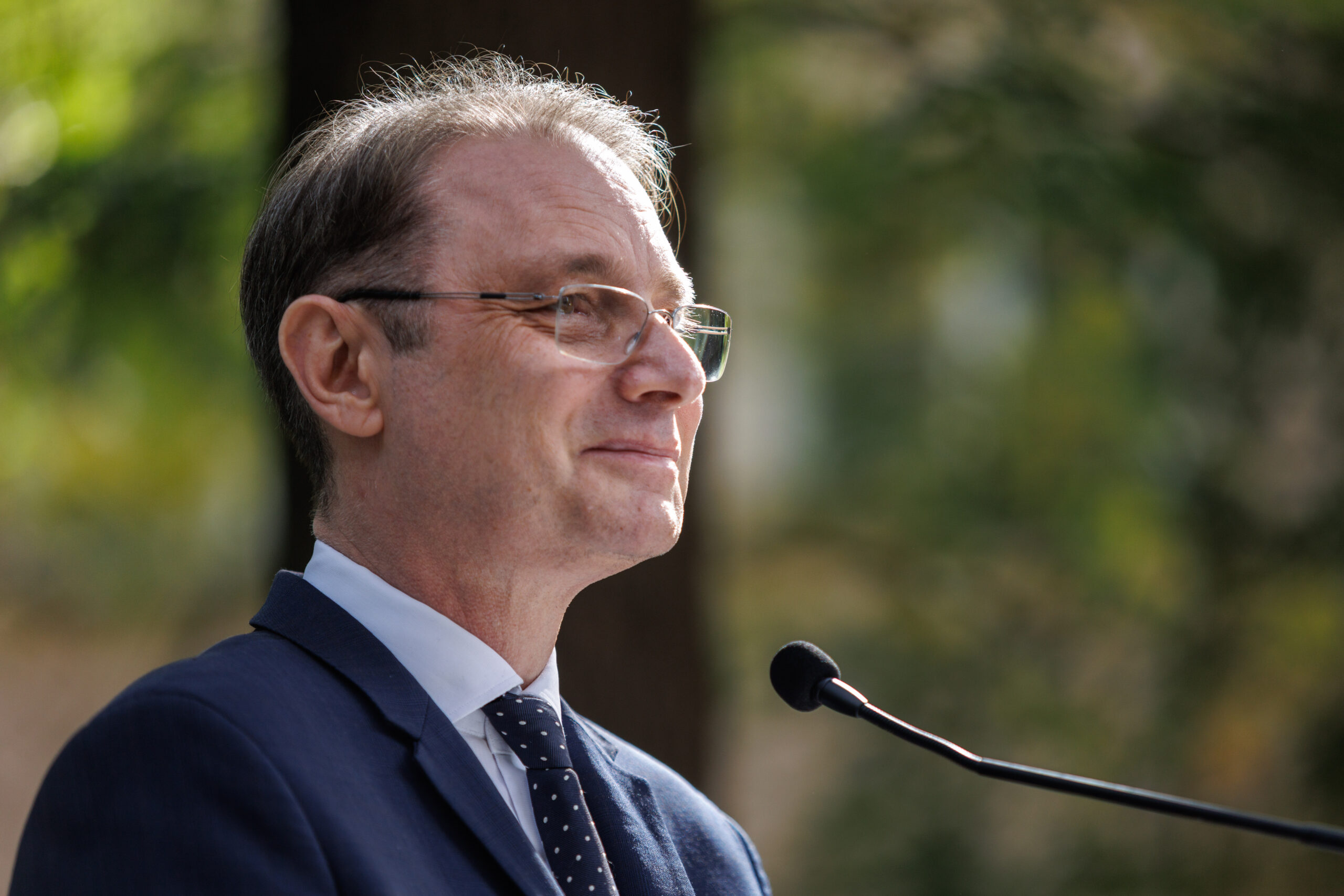 Calculul voturilor pentru Guvernul Luca Niculescu: ar putea depăși pragul necesar cu peste 60 de mandate