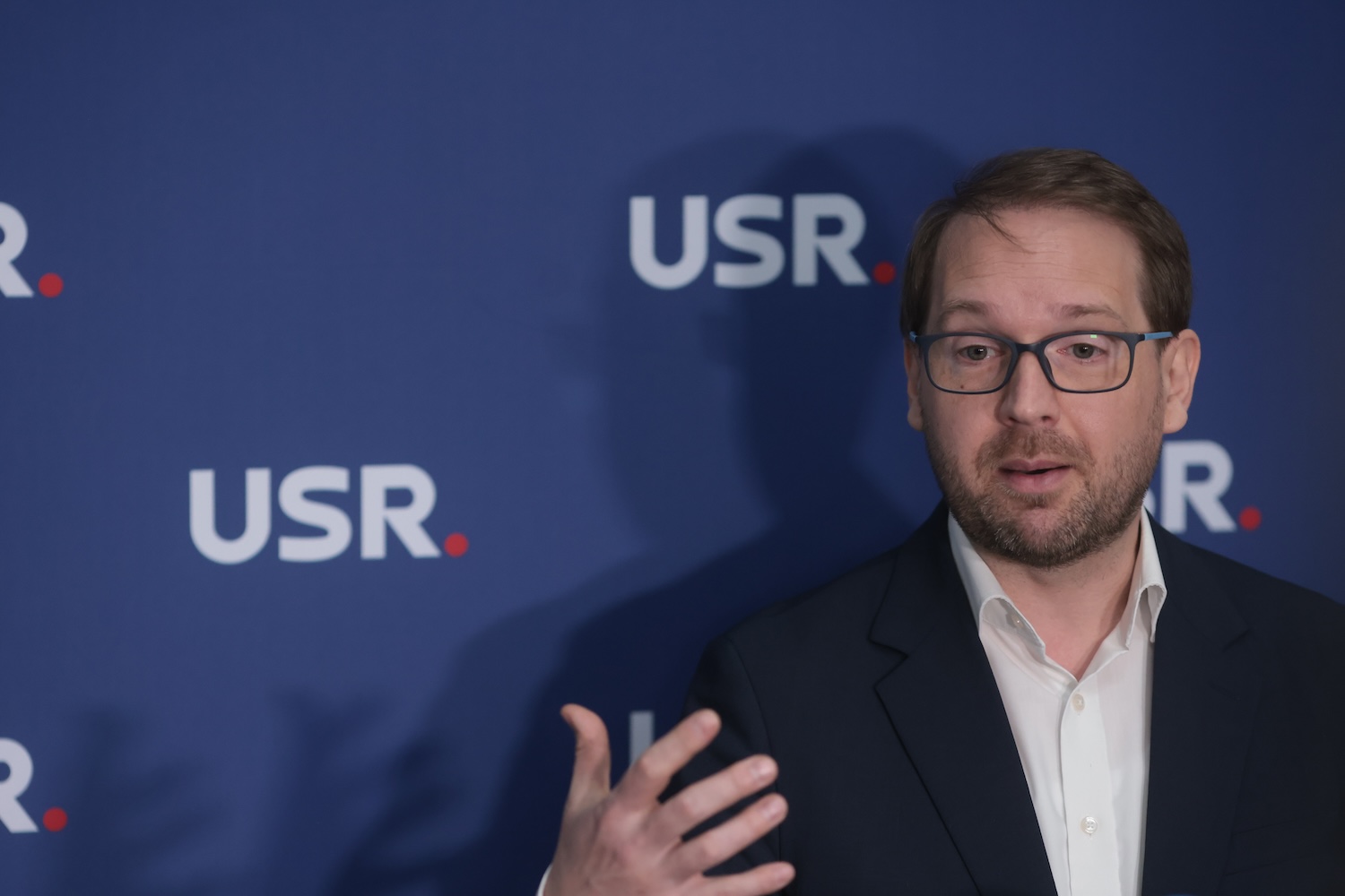 Dominic Fritz propune votul împotriva guvernului Luca Niculescu. USR se reunește pentru decizie