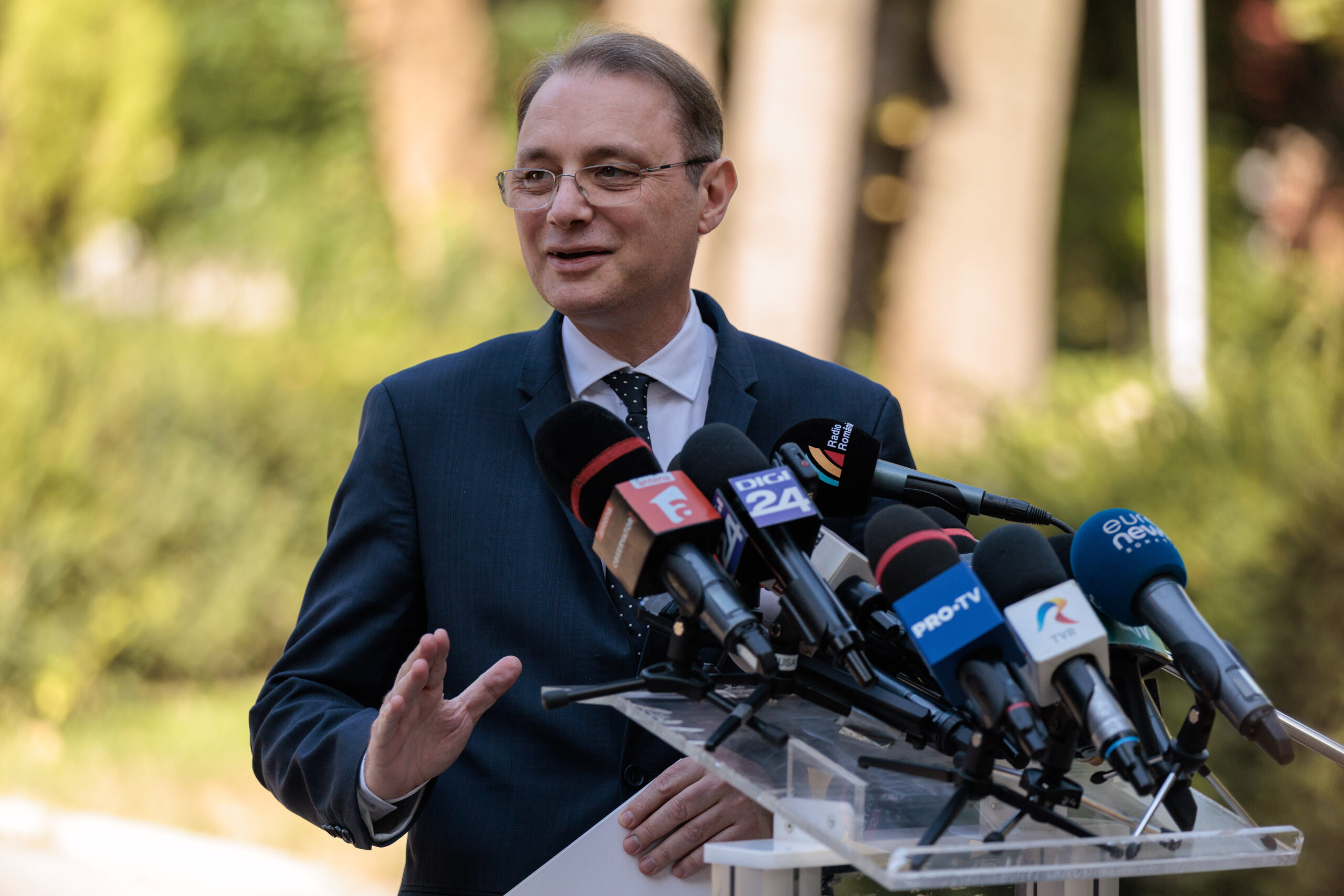 Luca Niculescu depune la Parlament programul de guvernare și lista miniștrilor pentru noul Guvern