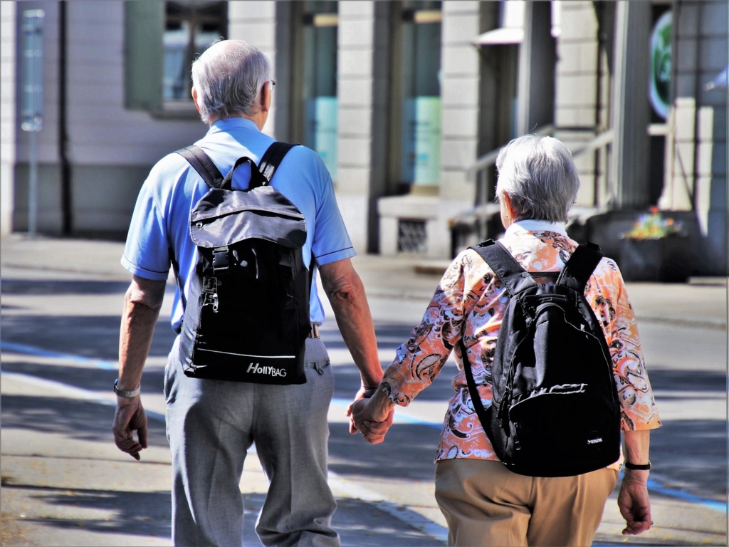 AUR propune pensionarea anticipată la 60 de ani pentru persoanele care au avut cancer