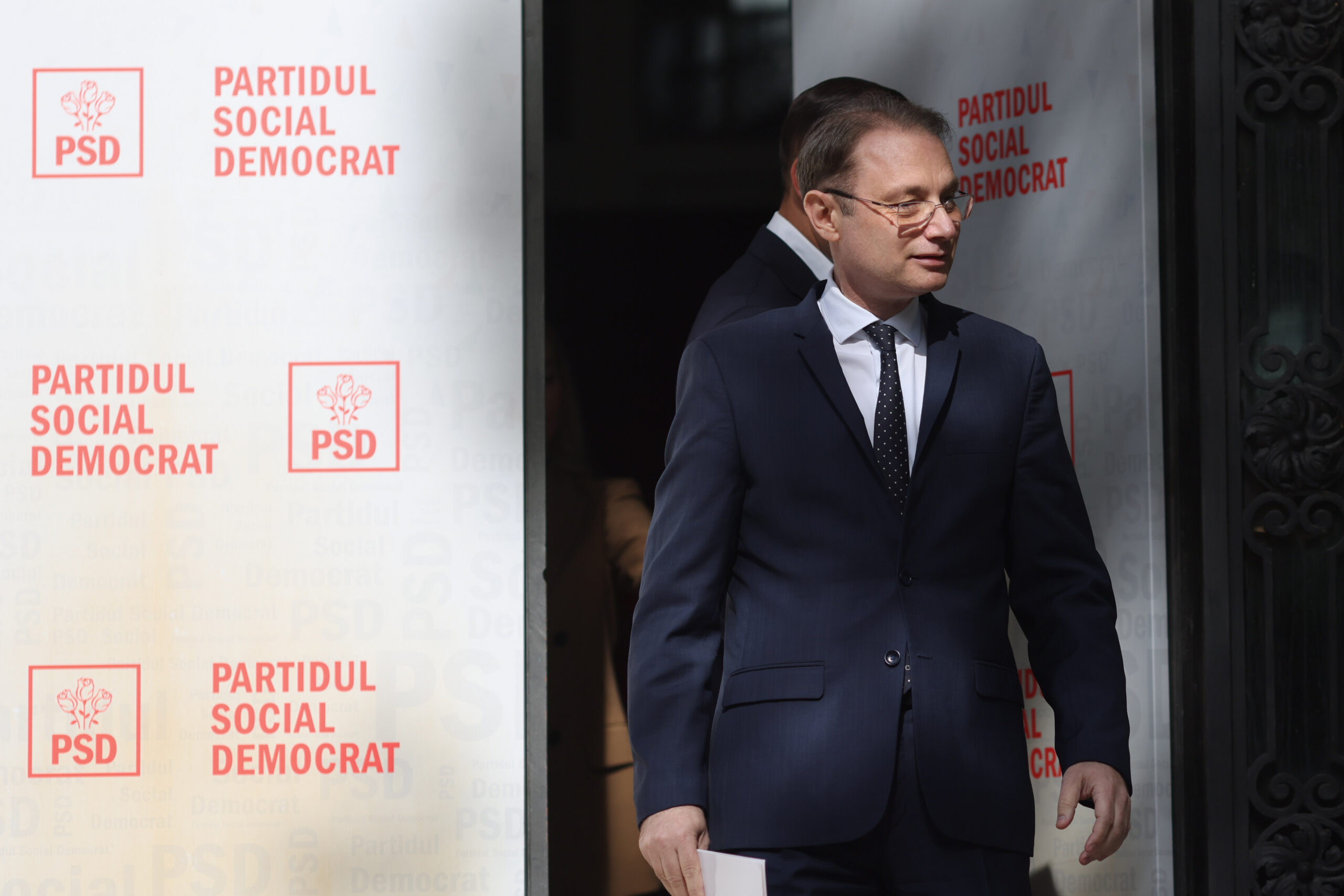 Programul de guvernare PSD: Deficit de 5,2% din PIB în 2027 și eliminarea impozitului pe cifra de afaceri