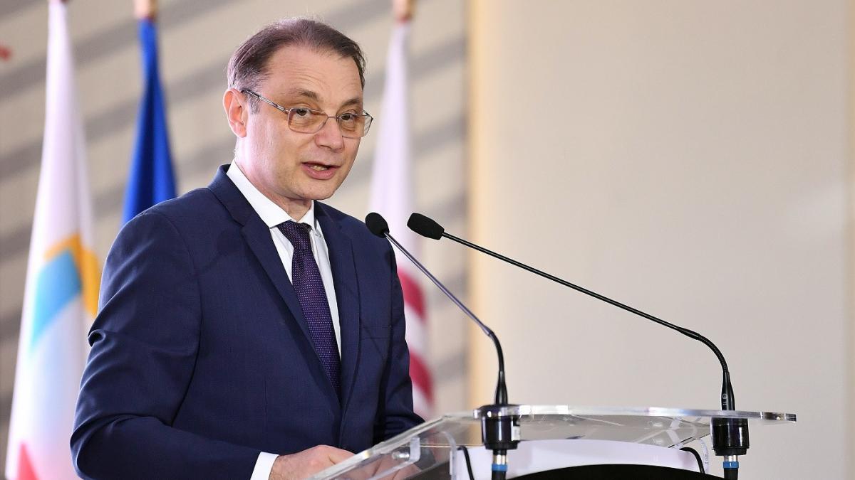 Surprize în echipa lui Luca Niculescu: trei miniștri cu legături cu PNL propuși în Guvern