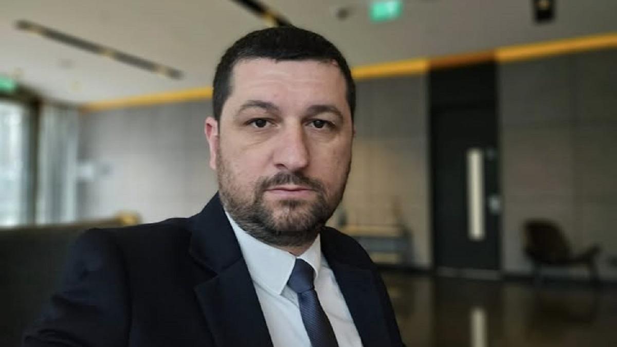 Incident cu cap de porc la poarta lui Marius Lulea, cofondator AUR. Plângere penală după amenințări
