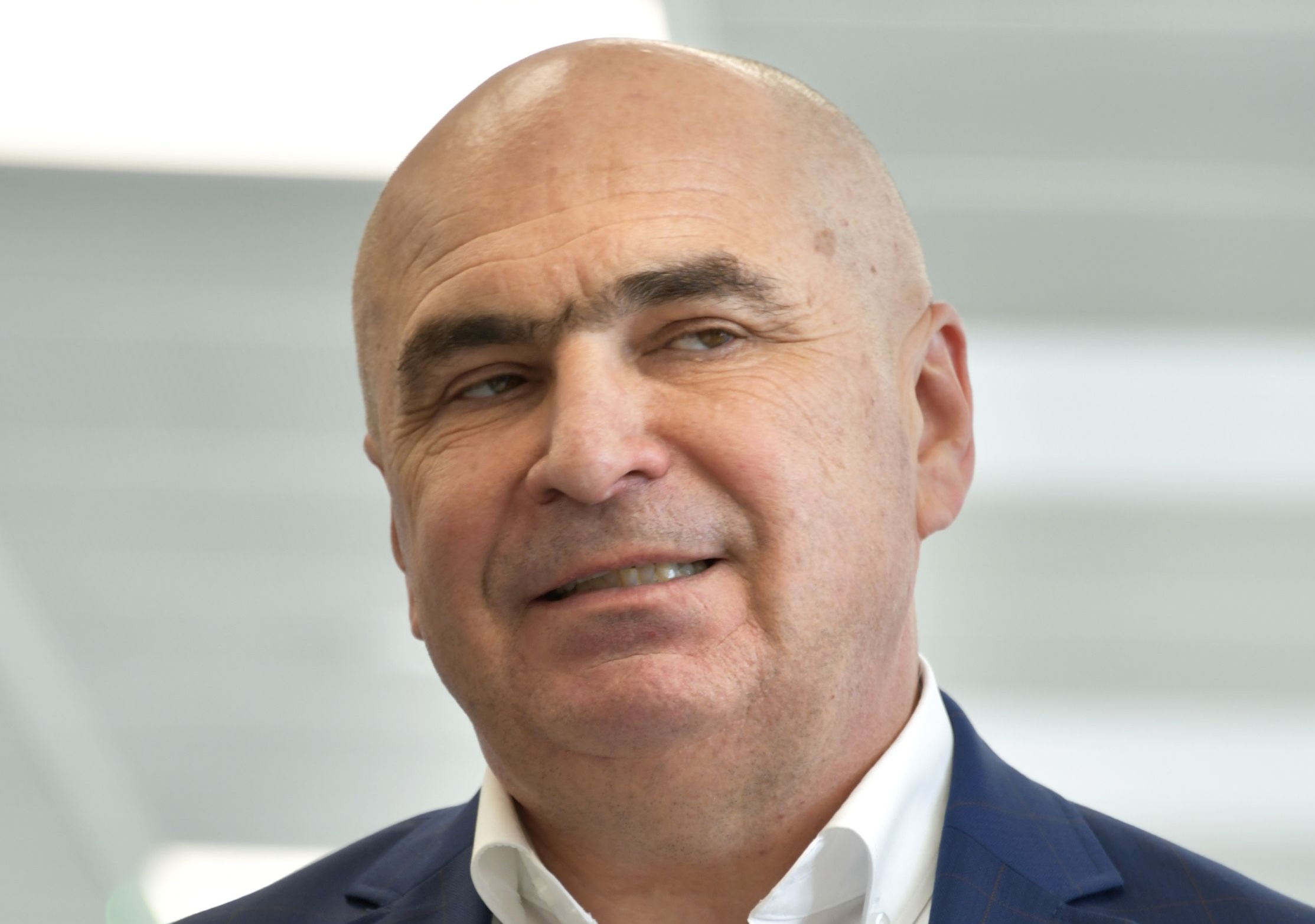 Controversă în PNL după anunțul privind votul pentru Guvernul Luca Niculescu