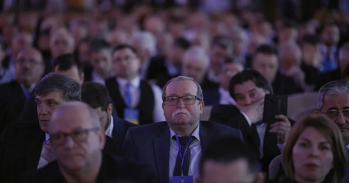 Vârfurile PNL părăsesc funcțiile: demisii în masă și retrageri din administrație