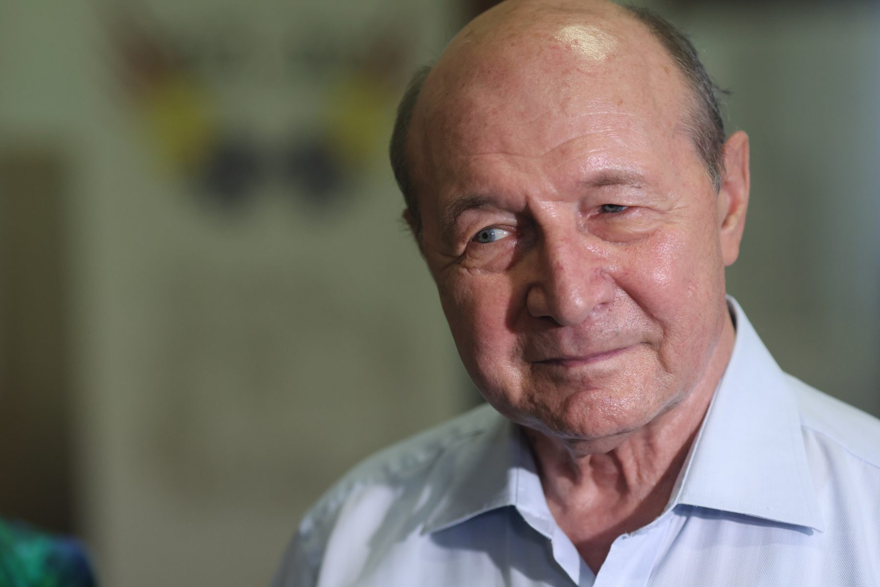 Traian Băsescu îl critică pe Sorin Grindeanu după învestirea Guvernului condus de Luca Niculescu