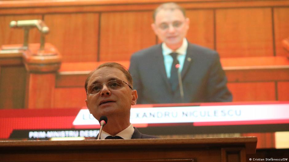 România are un nou guvern: Cabinetul Luca Niculescu a depus jurământul după 169 de zile de criză