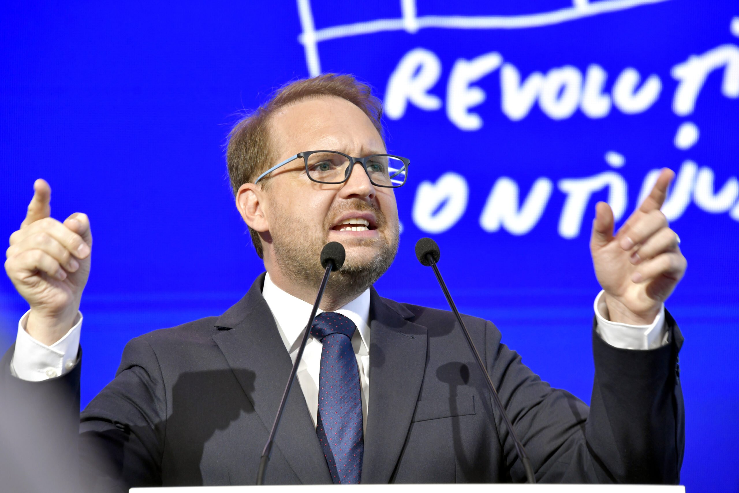 Dominic Fritz acuză PSD de control asupra Guvernului Niculescu și de extinderea aparatului guvernamental
