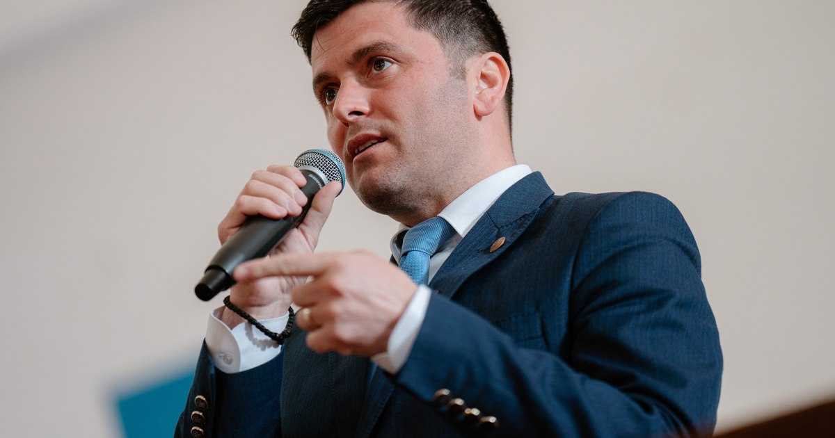 Adrian Cozma: PNL nu exclude o colaborare cu AUR în opoziție și admite plecări către PSD