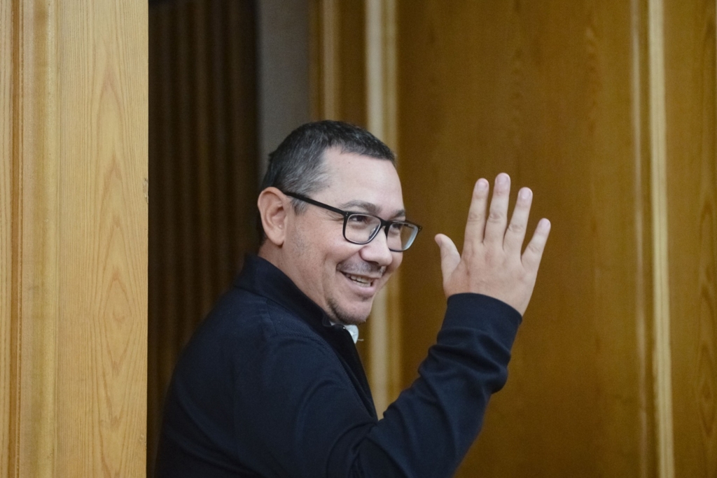 Victor Ponta o taxează ironic pe Anca Alexandrescu după insistența jurnalistei de a-i menționa numele