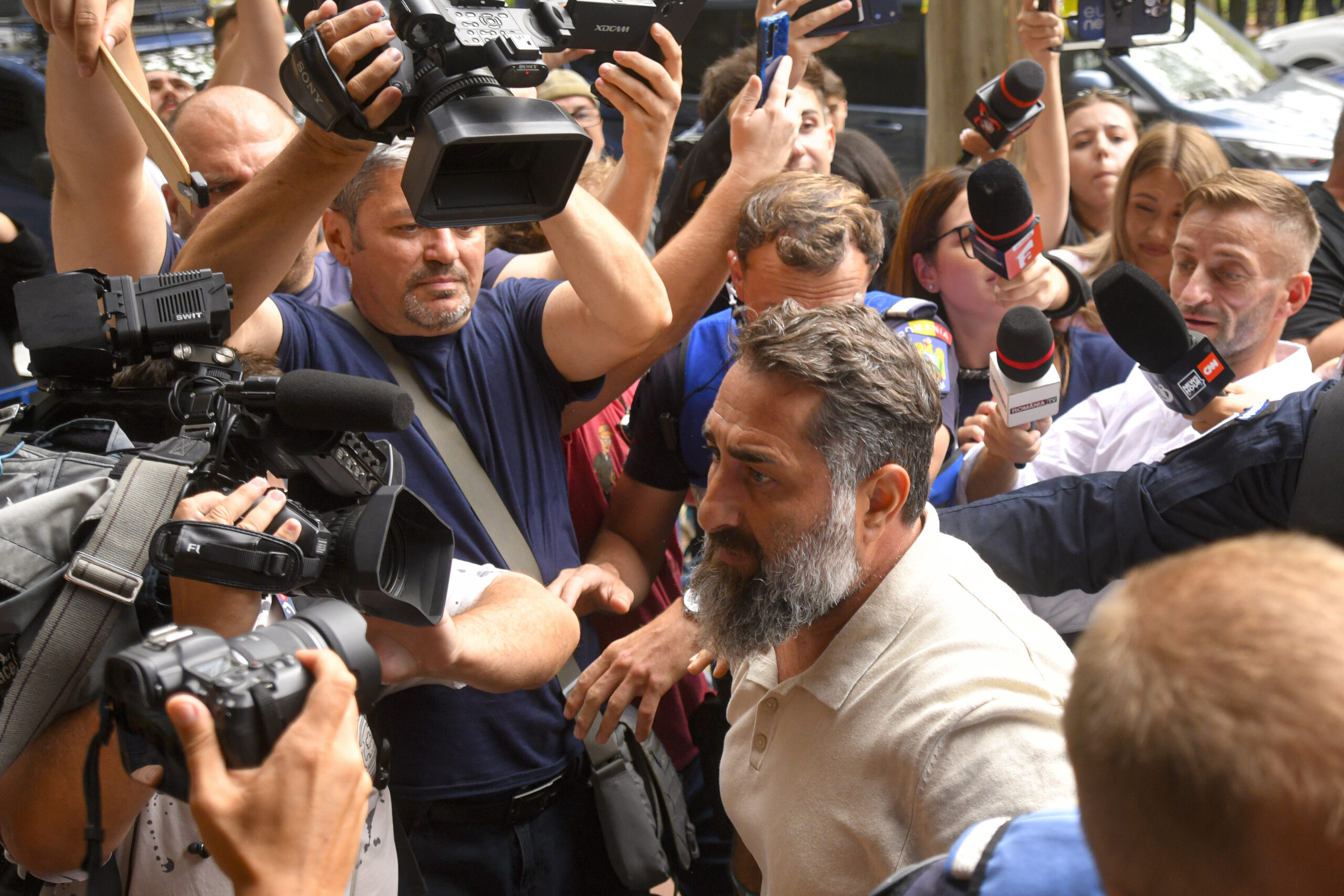 Călin Georgescu și Ionel Rusen sunt eliberați din arest, dar DIICOT poate contesta decizia