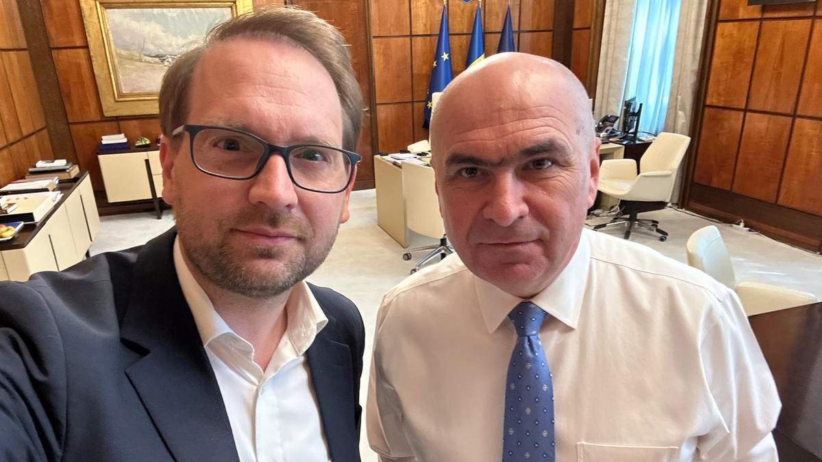 USR și PNL solicită înființarea unei comisii de anchetă pentru zborurile de lux Nordis