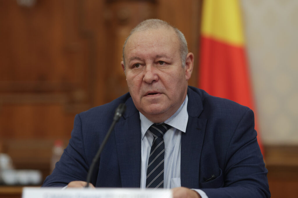 Daniel Fenechiu avertizează: Accesul Guvernului în banii din Pilonul 2 de pensii este o sinucidere politică