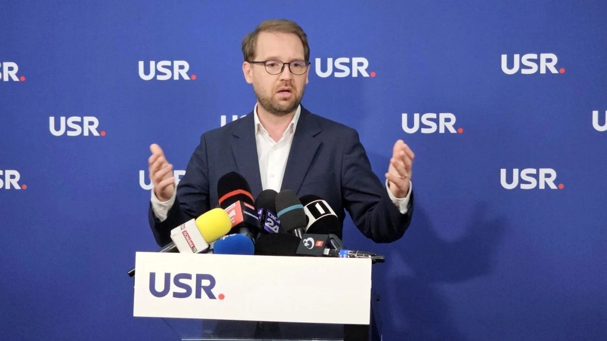 Dominic Fritz răspunde ironic acuzațiilor că ar fi un spion german infiltrat în politica din România