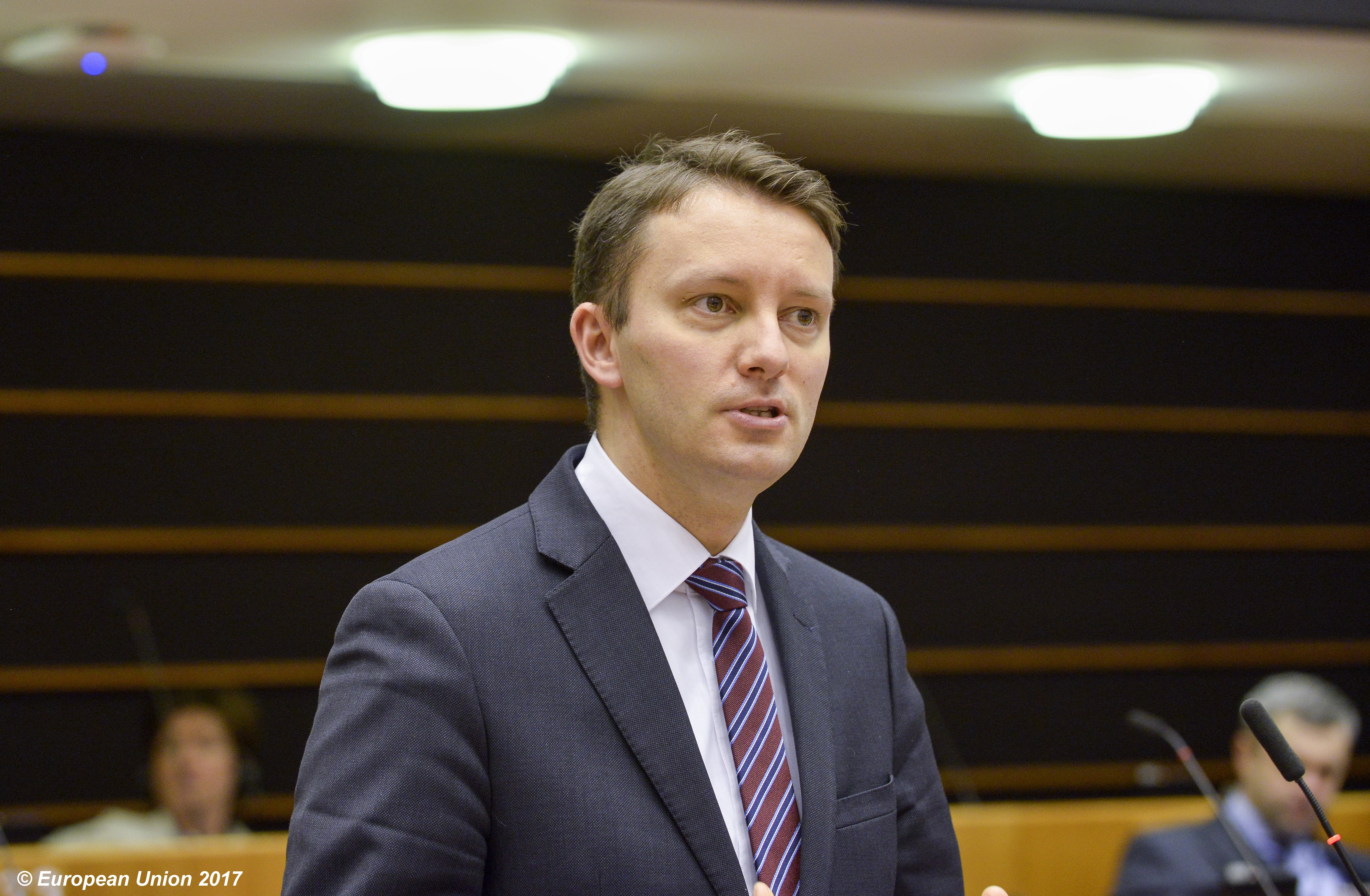 Motivul principal pentru care guvernul Mureșan ar putea fi investit: teama de alegeri anticipate