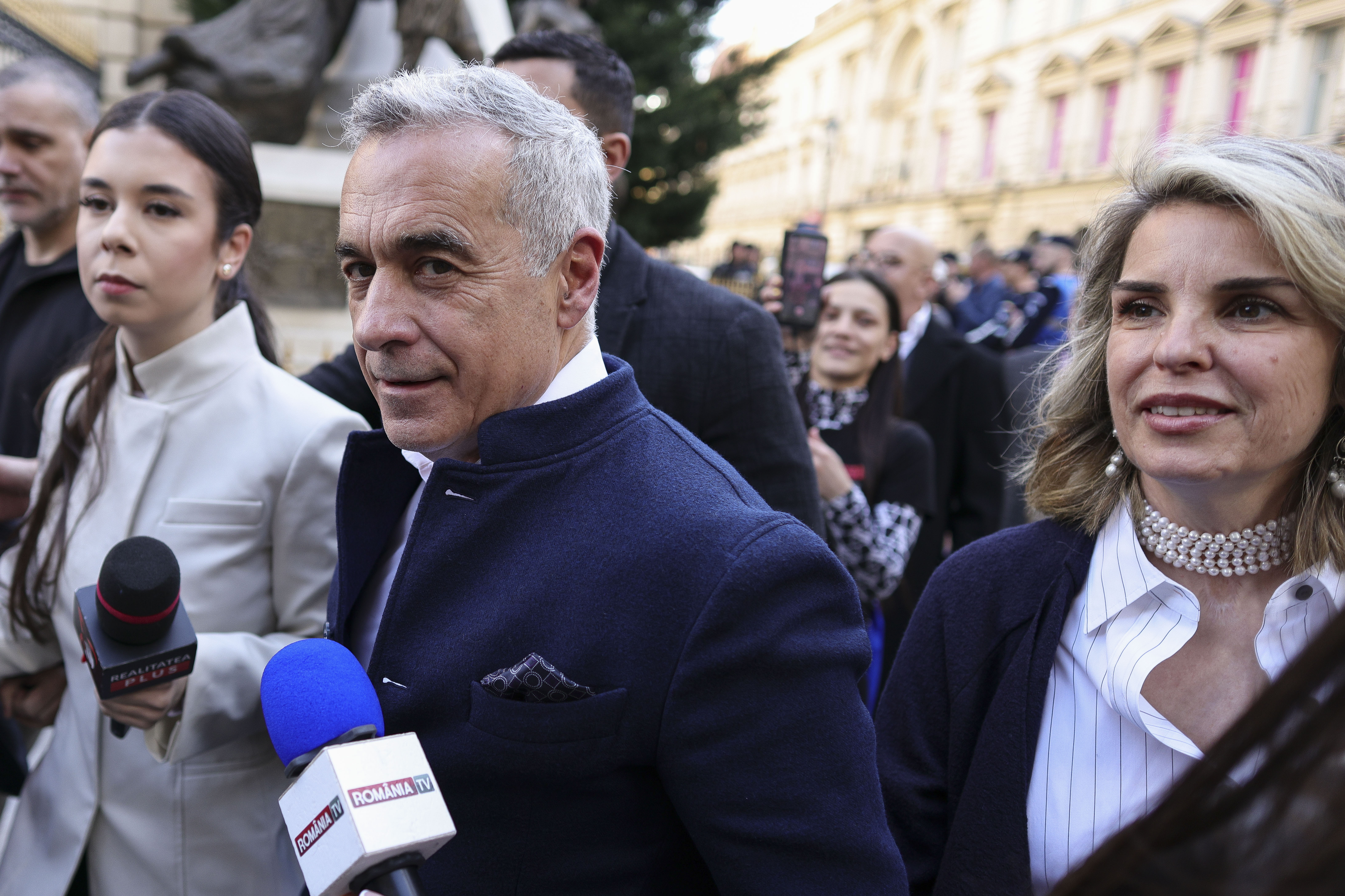 Percheziții la Călin Georgescu: a fost găsit un aparat de bruiaj și documente de la „Ordinul de Malta”