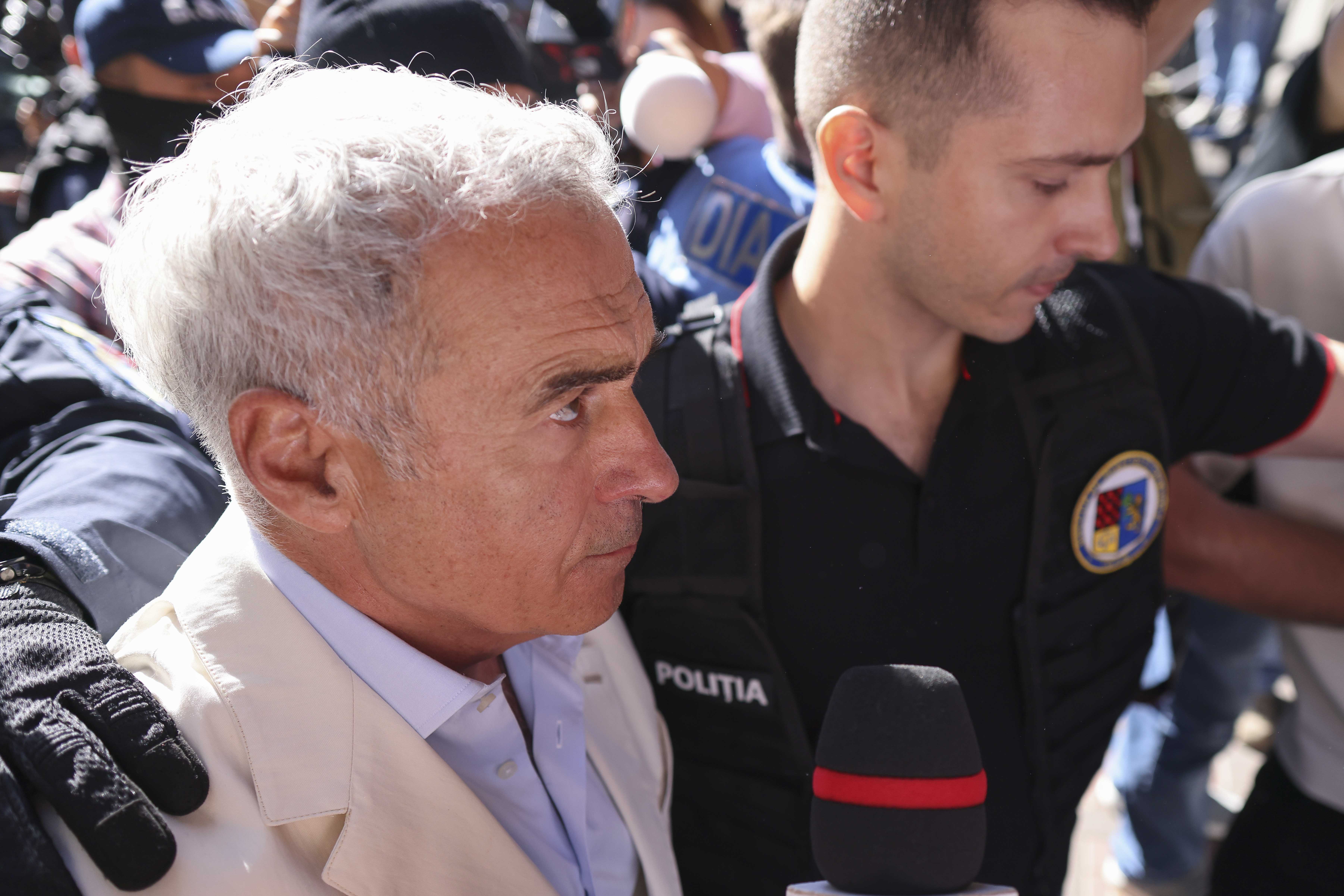 Călin Georgescu a fost reținut de DIICOT în dosarul de înșelăciune cu prejudiciu de 1,1 milioane de euro