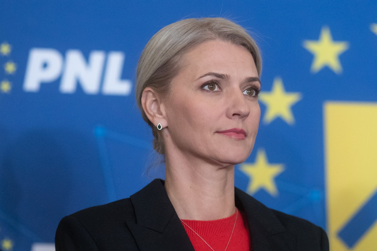 Alina Gorghiu anunță că va vota Guvernul Mureșan pentru stabilitate, dar avertizează că va susține și următoarea formulă