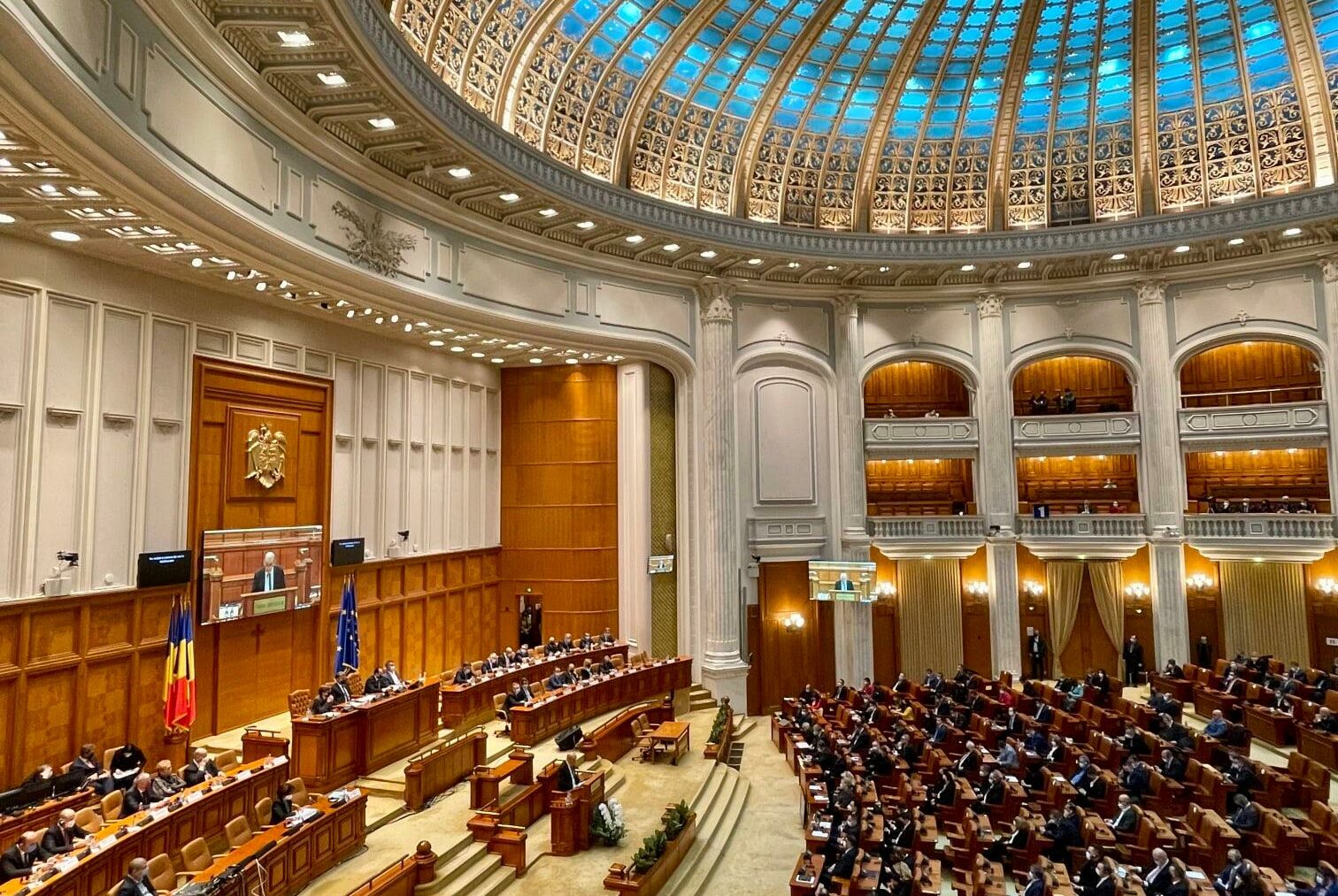 Camera Deputaților dezbateți proiectul care ar obliga oficialitățile să celebreze Ziua Drapelului Național