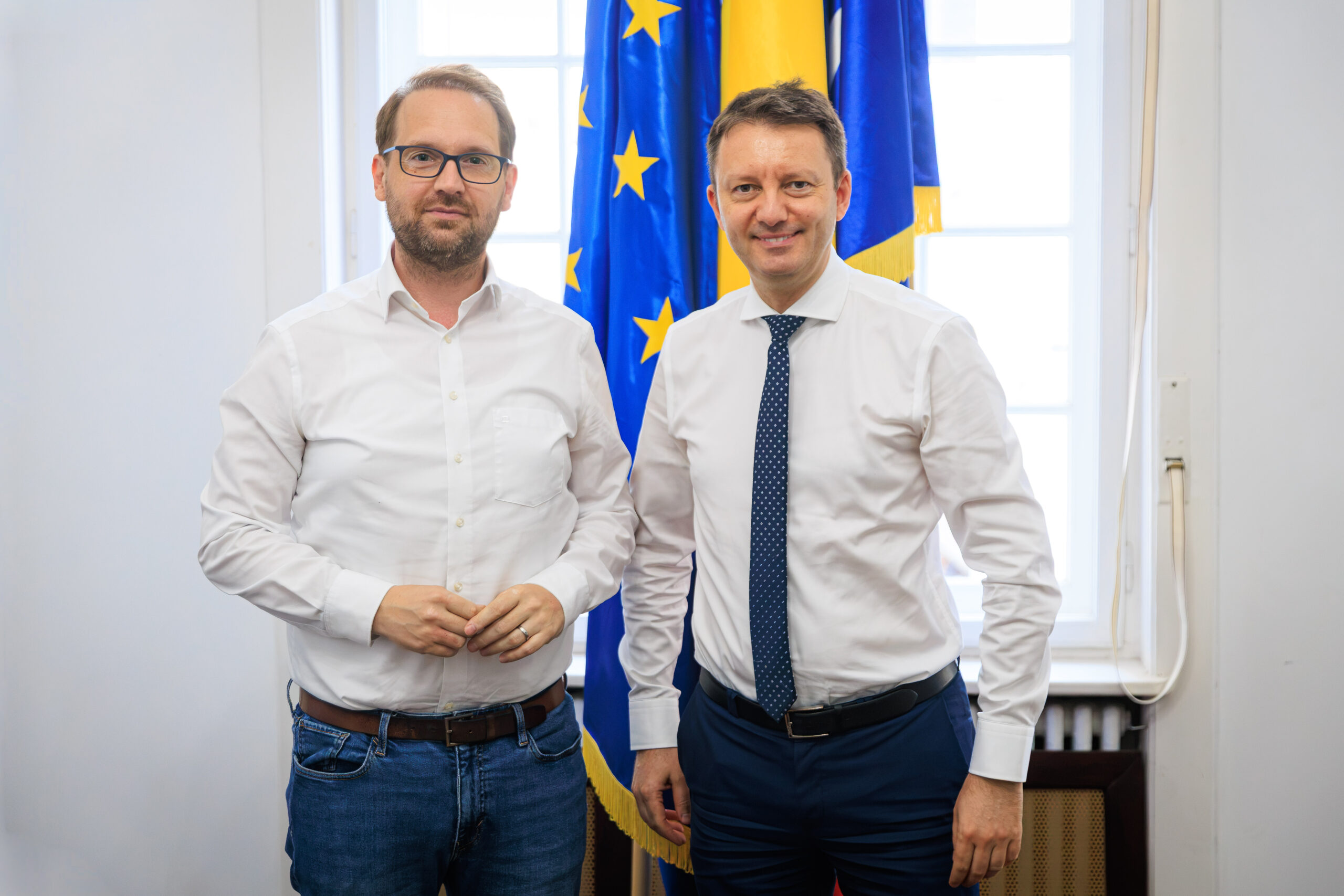 USR solicită PSD să voteze Guvernul Siegfried Mureșan pentru a pune capăt crizei politice