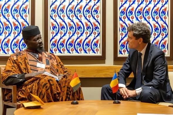Gheorghe Piperea îl ironizează pe Nicușor Dan după întâlnirile de la ONU cu liderii Guineei și Senegalului