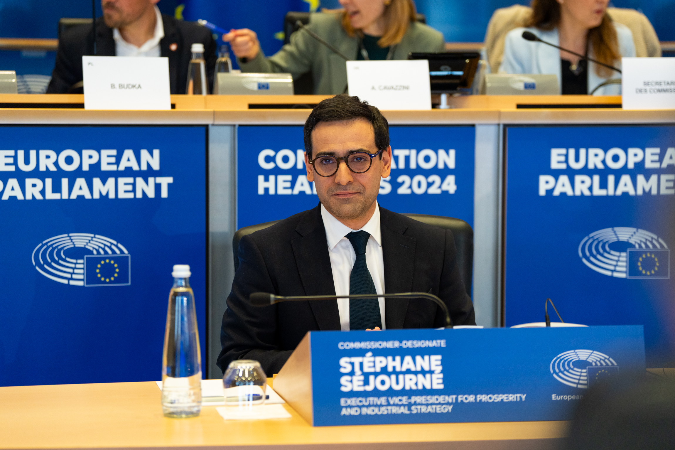 Încep audierile pentru miniștrii propuși de Siegfried Mureșan. Guvernul are nevoie de voturi pentru investiție