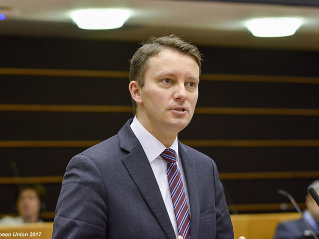 Tensiune pe piețele financiare din România: Bursa de la București scade, iar costul finanțării crește