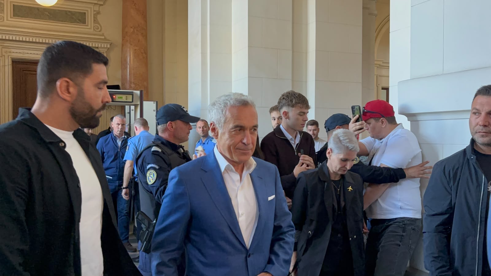 Călin Georgescu: Orice vot pentru Guvernul Mureșan este un act de trădare a intereselor României