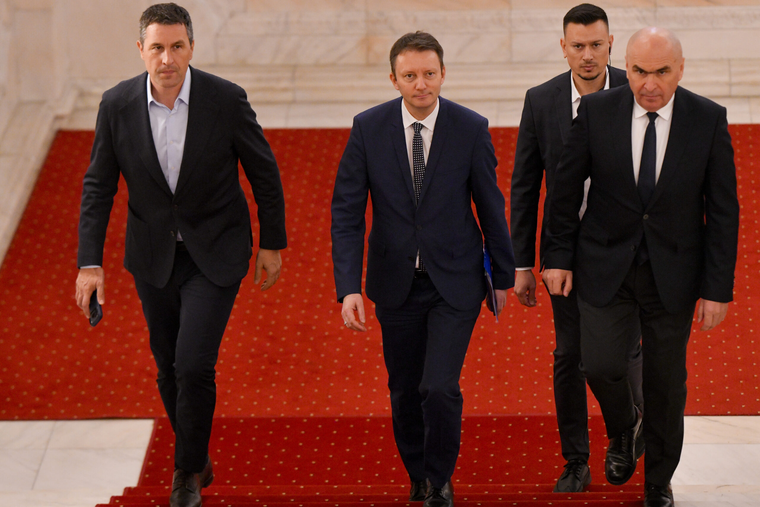 Siegfried Mureșan: Mai sunt necesare câteva zeci de voturi pentru învestirea Guvernului