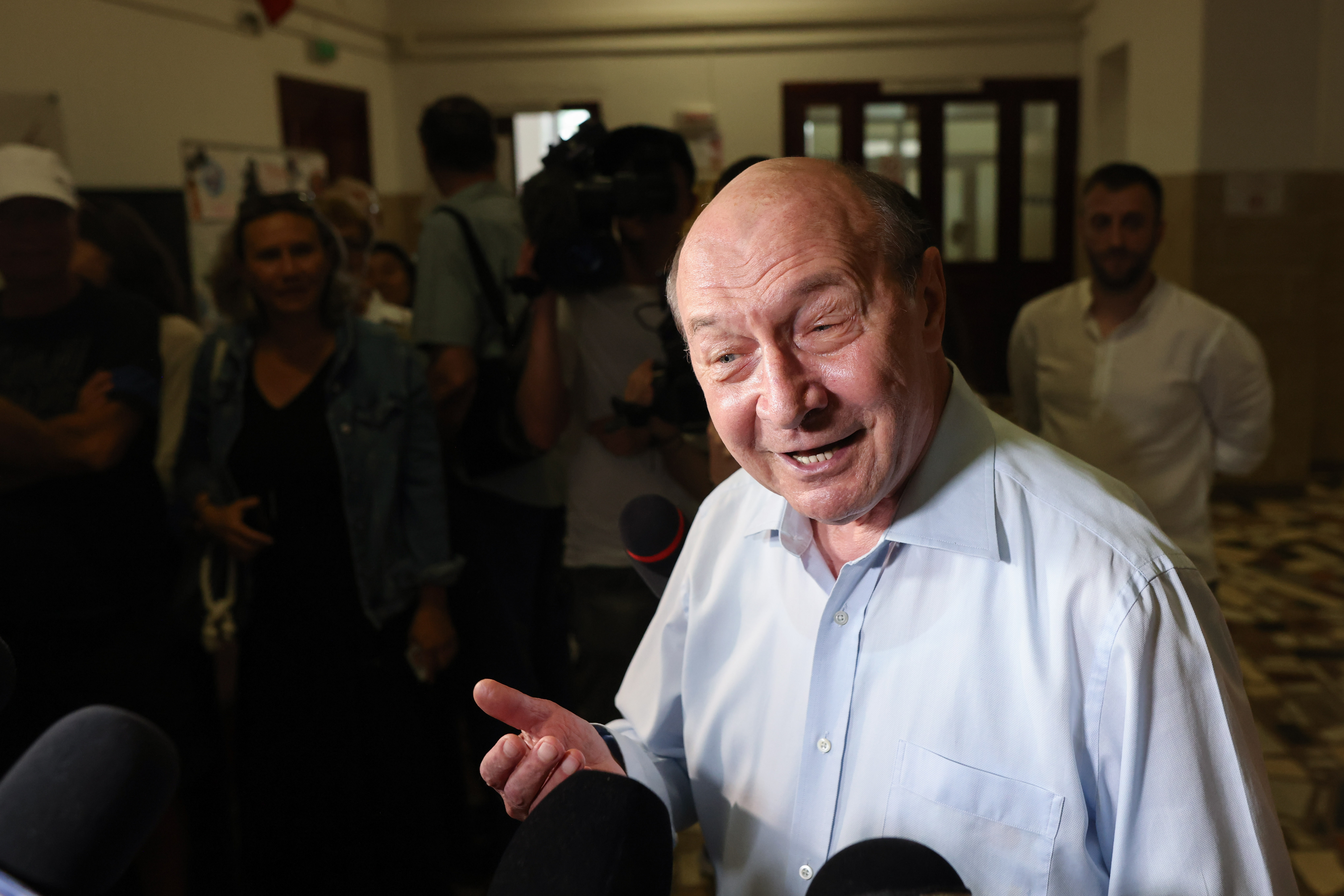 Traian Băsescu critică strategia PNL de a apela la CCR pentru organizarea alegerilor anticipate
