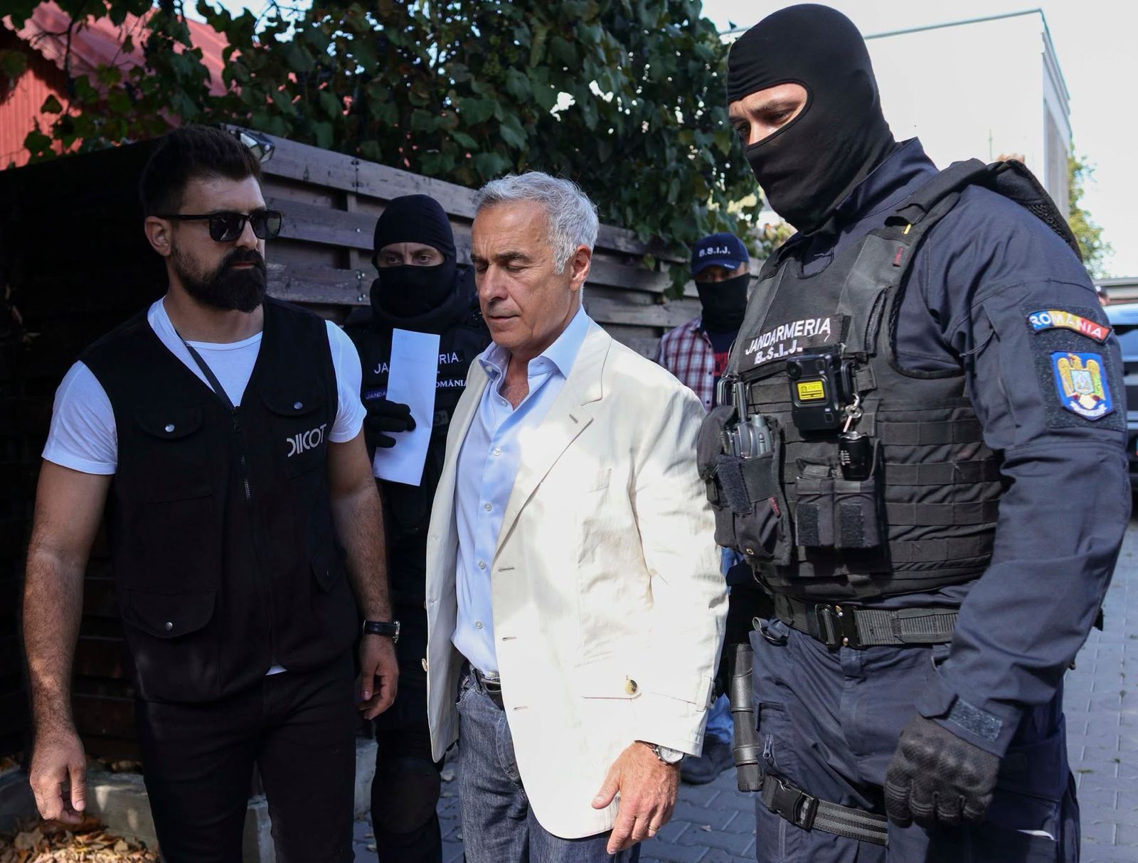 Călin Georgescu va fi arestat preventiv pentru 30 de zile în dosarul de înșelăciune