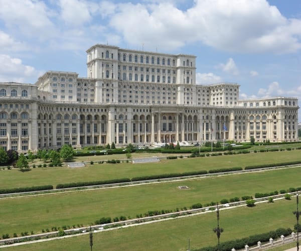 Parlamentul se reunește pentru votul de învestitură a Guvernului Siegfried Mureșan