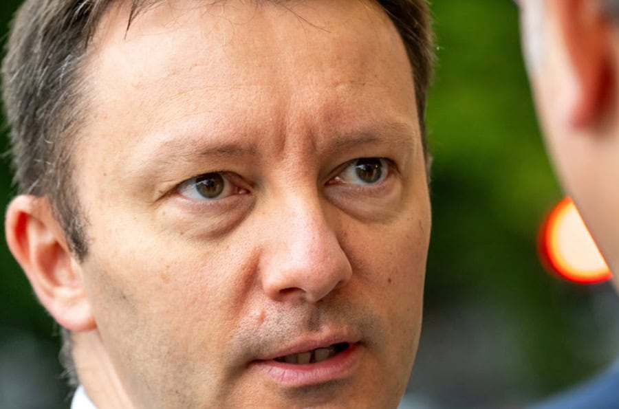 Parlamentul votează investirea Guvernului Siegfried Mureșan; echipa are nevoie de 233 de voturi