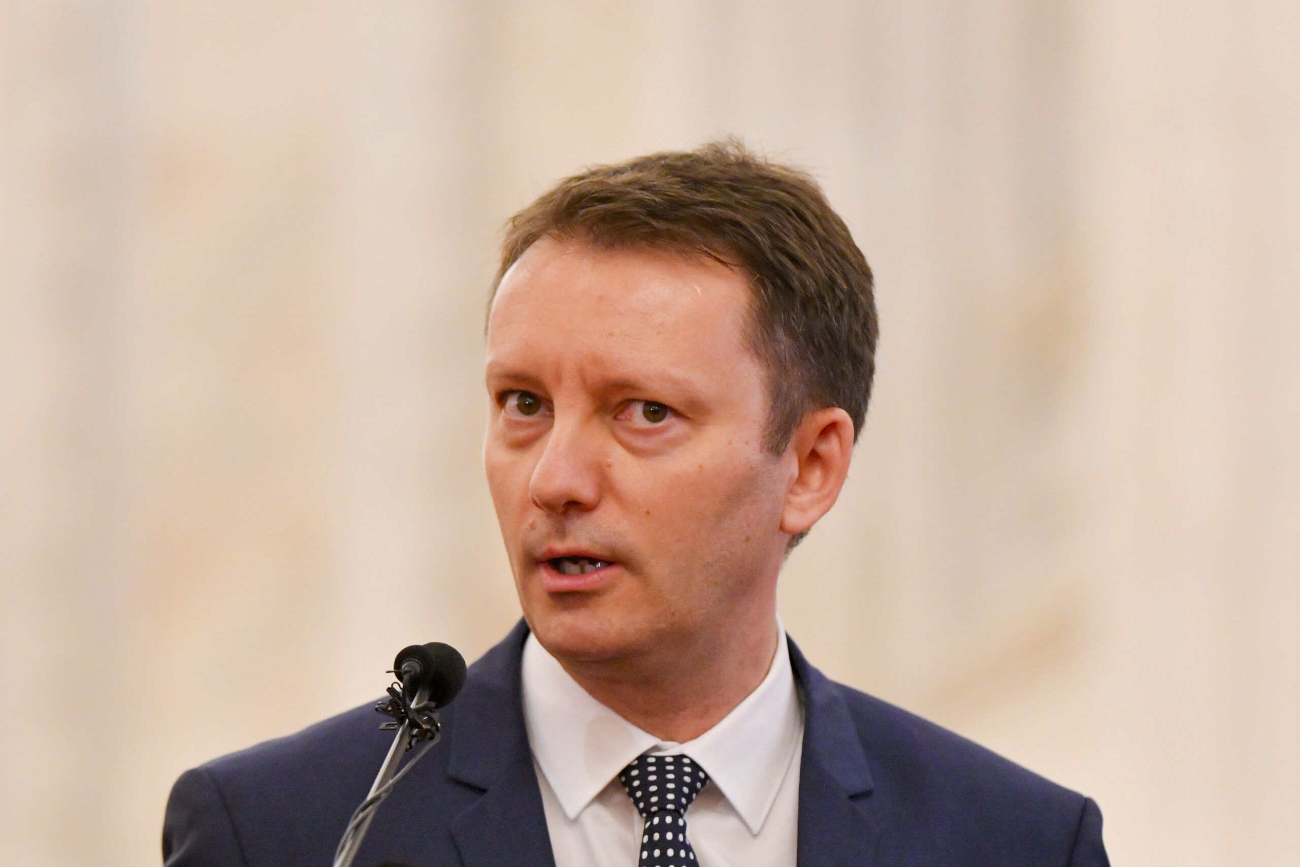 Tensiuni politice după votul din Parlament: PNL și USR așteaptă decizia președintelui