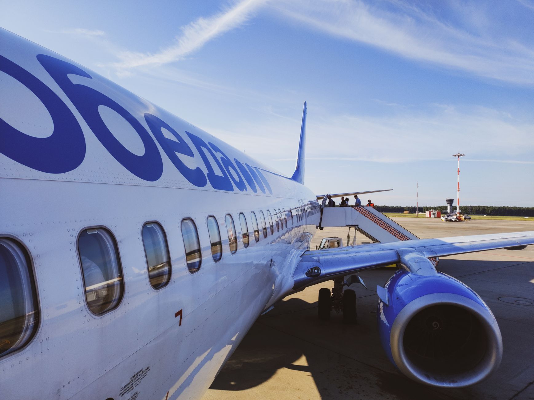 Cristian Ghinea avertizează că TAROM va intra în faliment în șase luni. Sindicatul reacționează dur