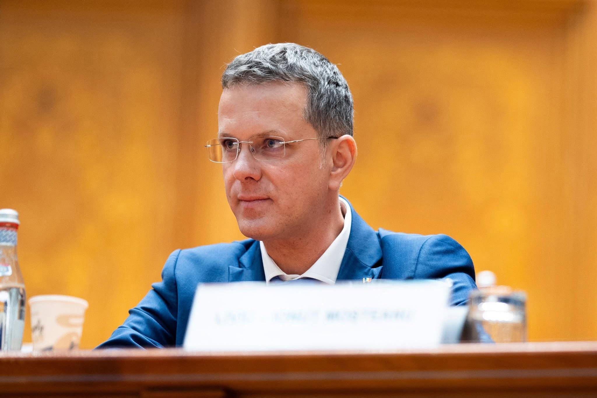 Eroare gramaticală în postarea lui Ionuț Moșteanu pe rețelele sociale, după atacul asupra acuzațiilor pro-rusice