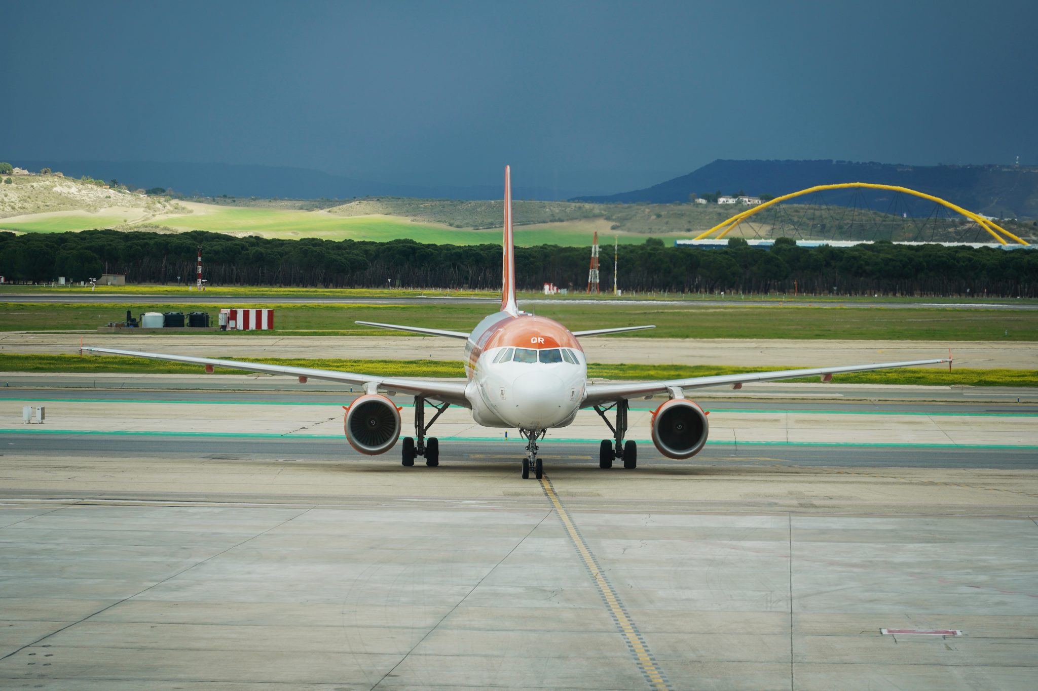 Senator USR Cristian Ghinea prezice falimentul TAROM în 6 luni, compania respinge acuzațiile