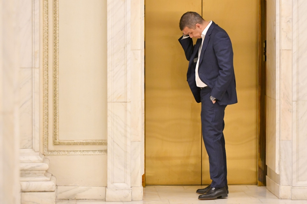 11 hotărâri ale Guvernului Bolojan reîntra în vigoare după ce PSD a abandonat procesul de anulare