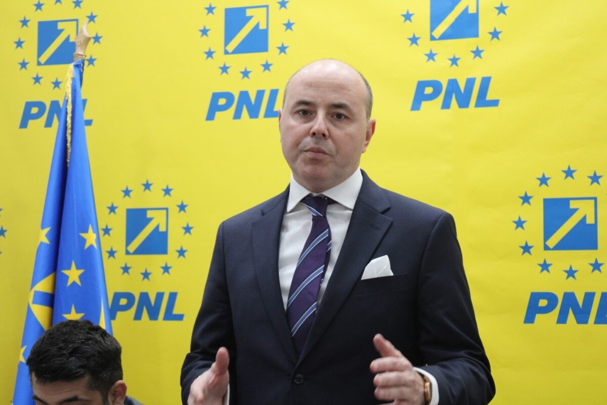Alexandru Muraru îl atacă pe Nicușor Dan: Acuzații de complicitate cu PSD și critică privind ratingul de țară