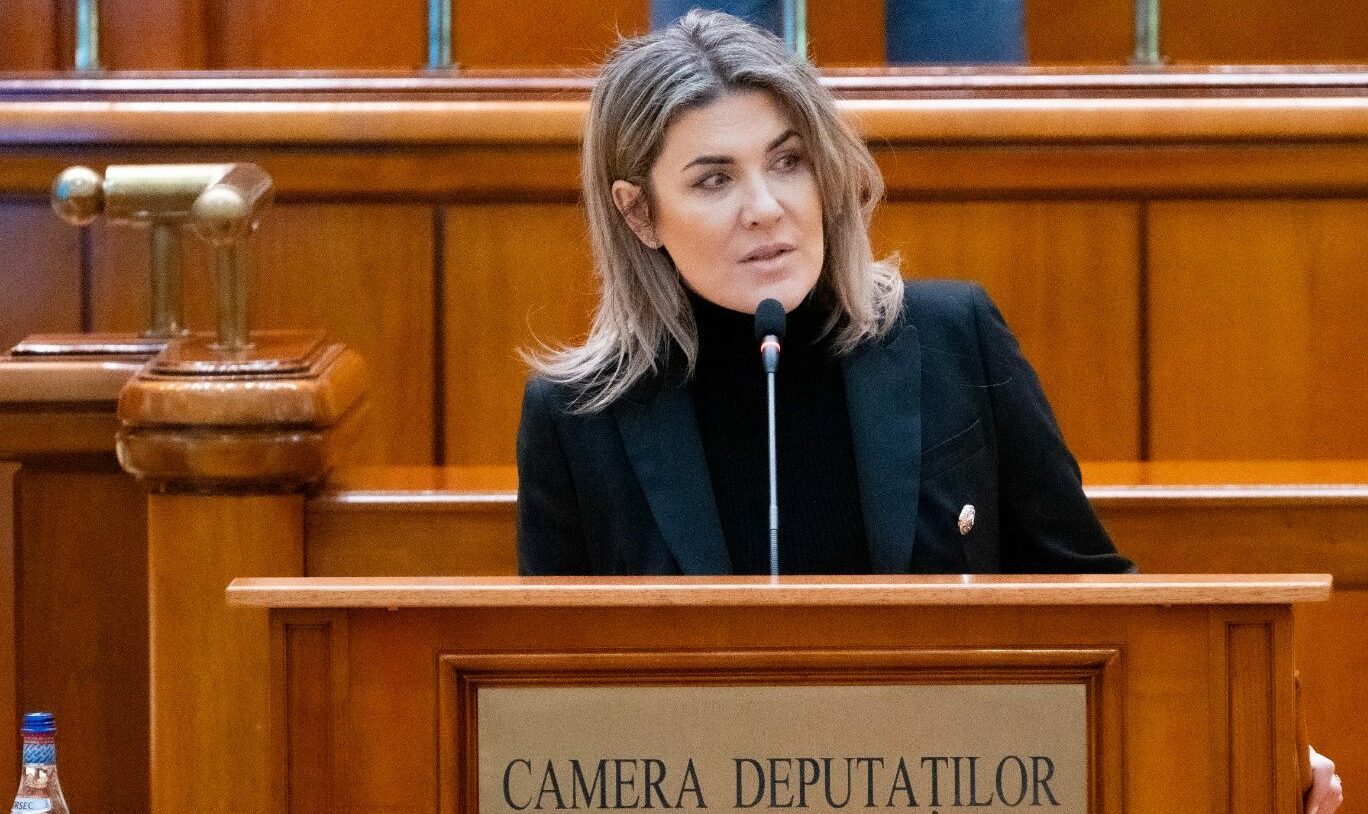 Deputata Gianina Șerban de la AUR acuză jandarmii de abuz și hărțuire în Piața Victoriei