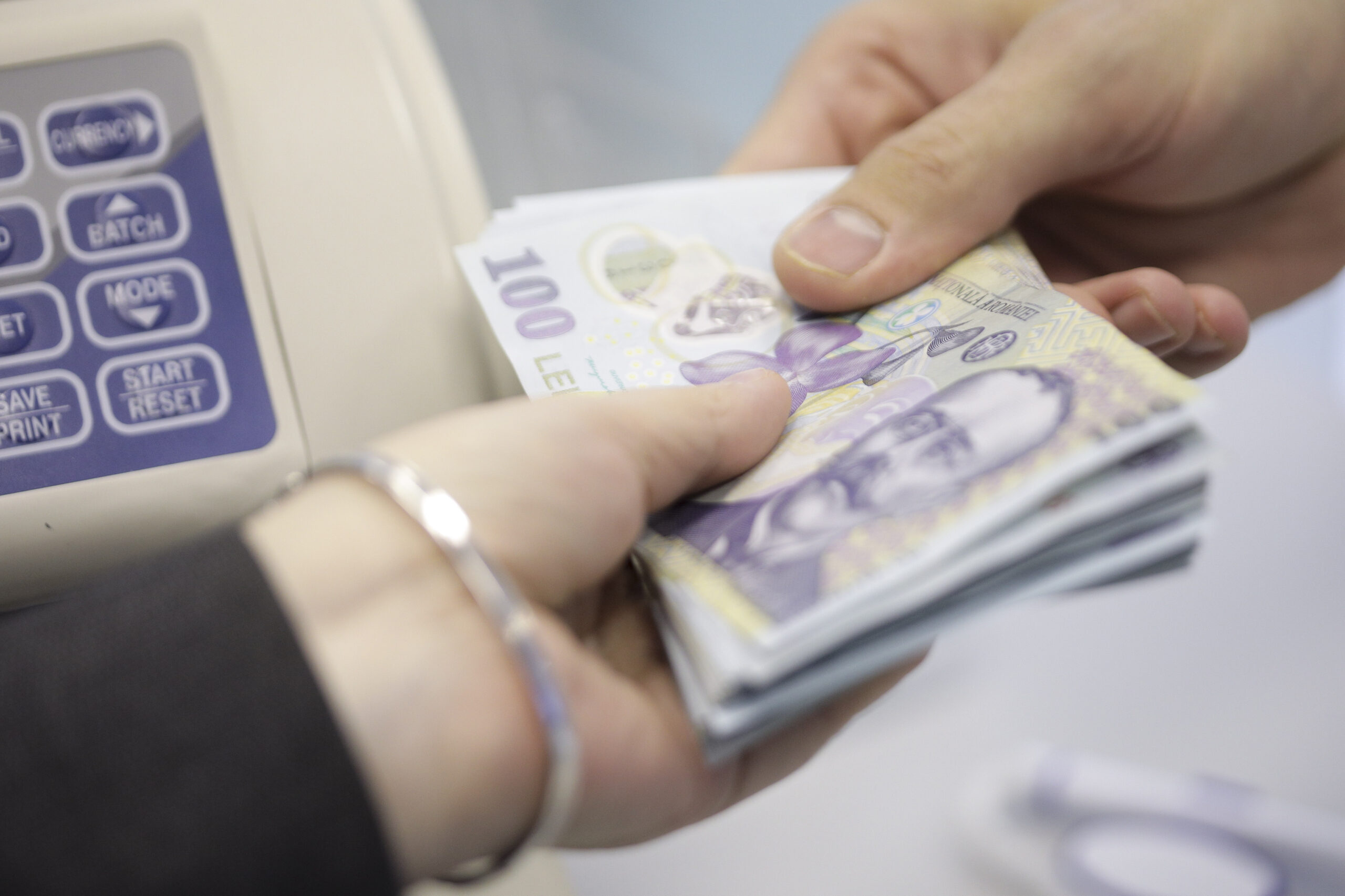 USR propune noi reguli pentru IFN: verificarea identității și transmiterea situației creditului în 5 zile