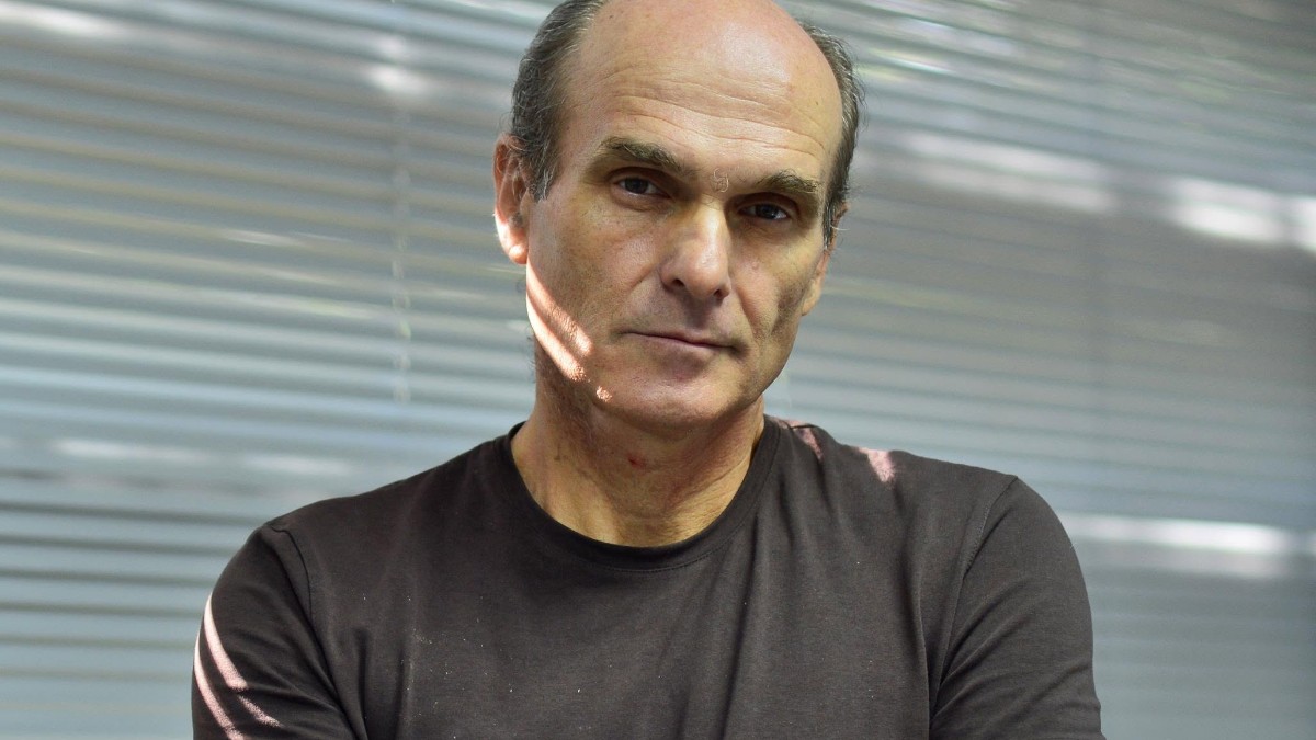 Reacție ironică a lui CTP după ce susținătorii lui Călin Georgescu i-au aprins lumânări în fața Arestului Central