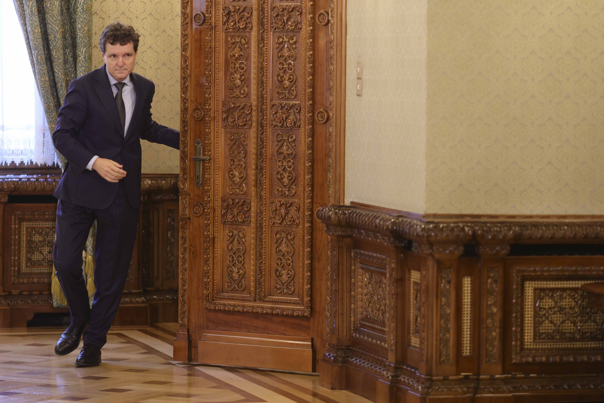 Nicușor Dan începe o nouă rundă de consultări cu partidele pentru formarea unui Guvern