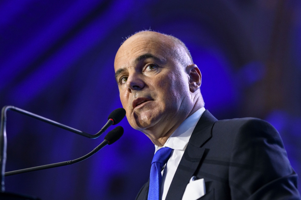 Rareș Bogdan cere colegilor din PNL să-l oprească pe Ilie Bolojan și să voteze guvernul lui Luca Niculescu