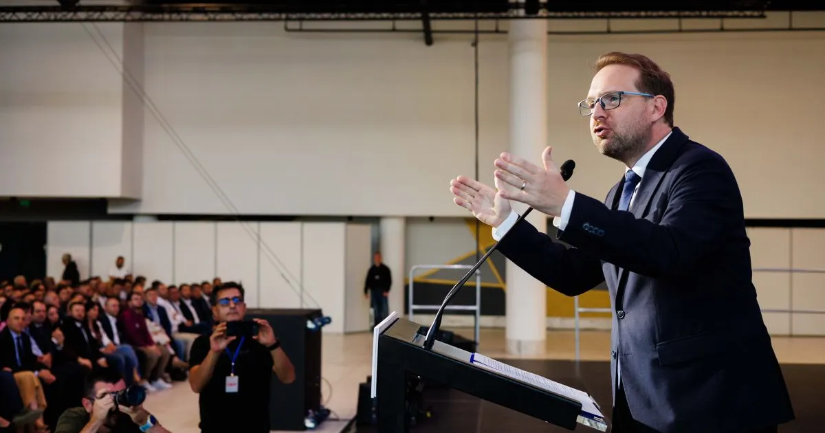 Dominic Fritz: USR refuză să voteze un guvern Luca Niculescu care include miniștri PSD