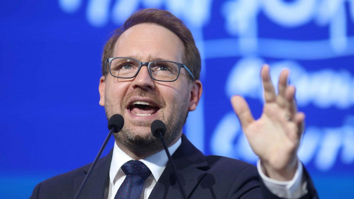 Dominic Fritz solicită organizarea alegerilor anticipate pentru deblocarea politicii