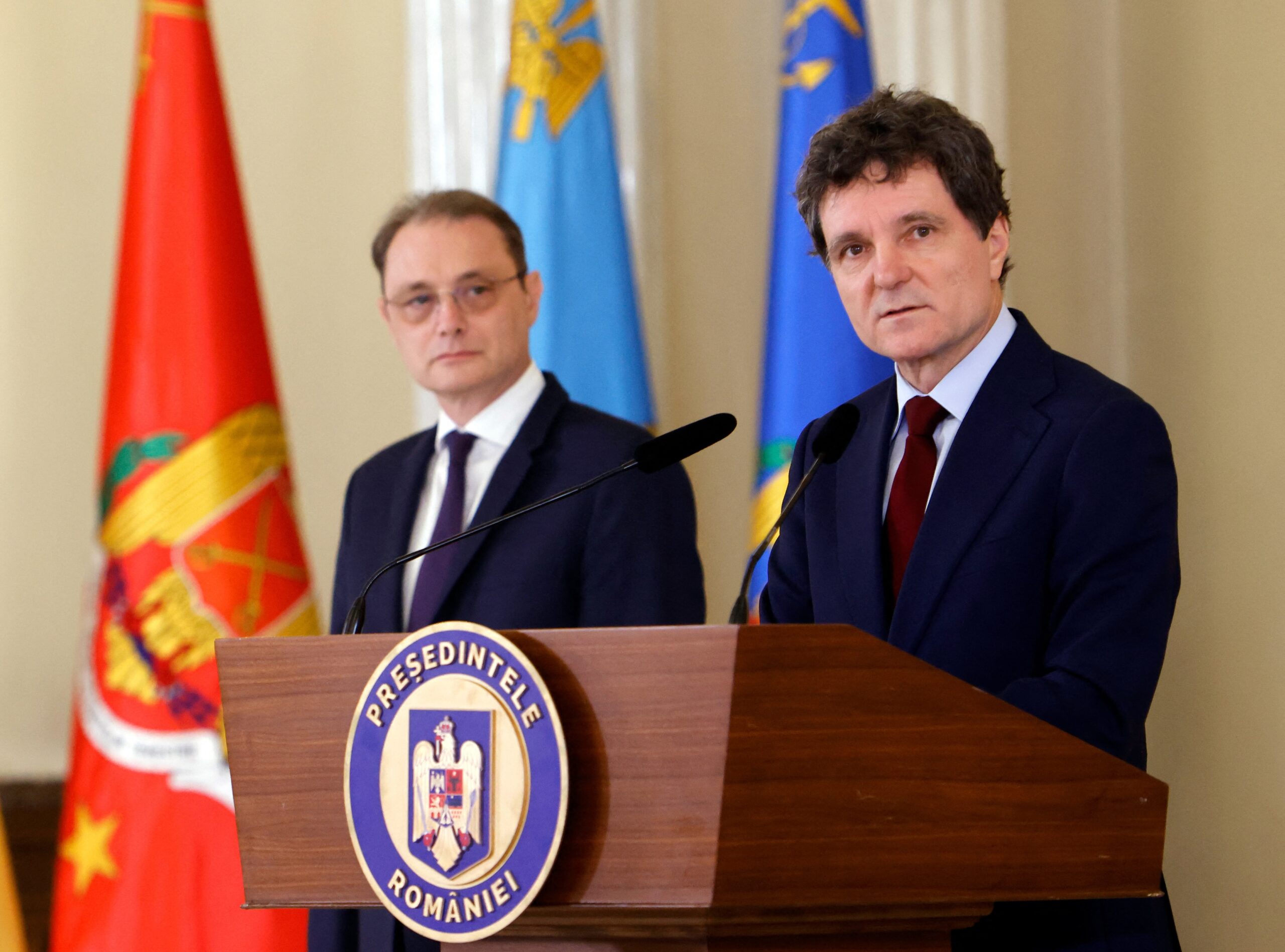 Au început negocierile pentru noul Guvern: Luca Niculescu caută consensul, iar Sorin Grindeanu solicită ministere