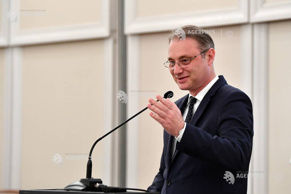 Luca Niculescu începe negocierile pentru formarea Guvernului. PSD și PNL au poziții diferite