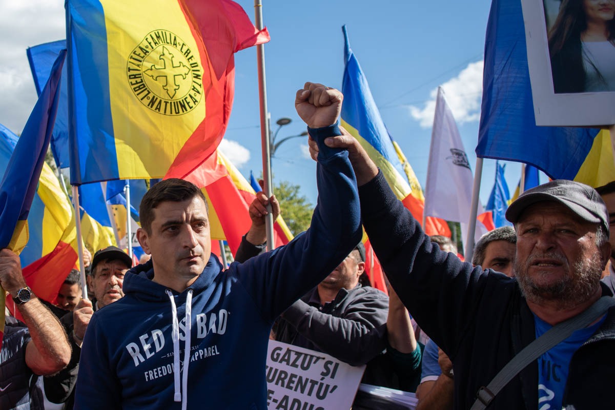 George Simion promite respectarea datoriilor României în cazul în care AUR ajunge la guvernare